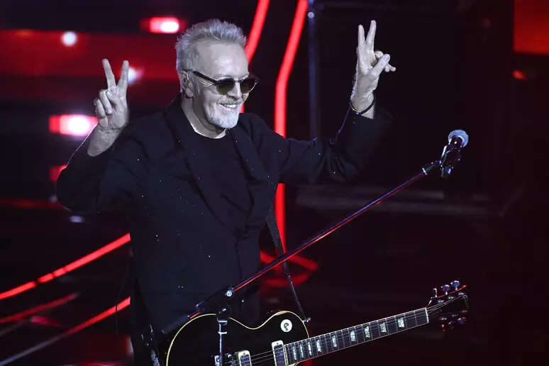 UMBERTO TOZZI, SOLD OUT ALL’ARENA DI VERONA PER “L’ULTIMA NOTTE ROSA”